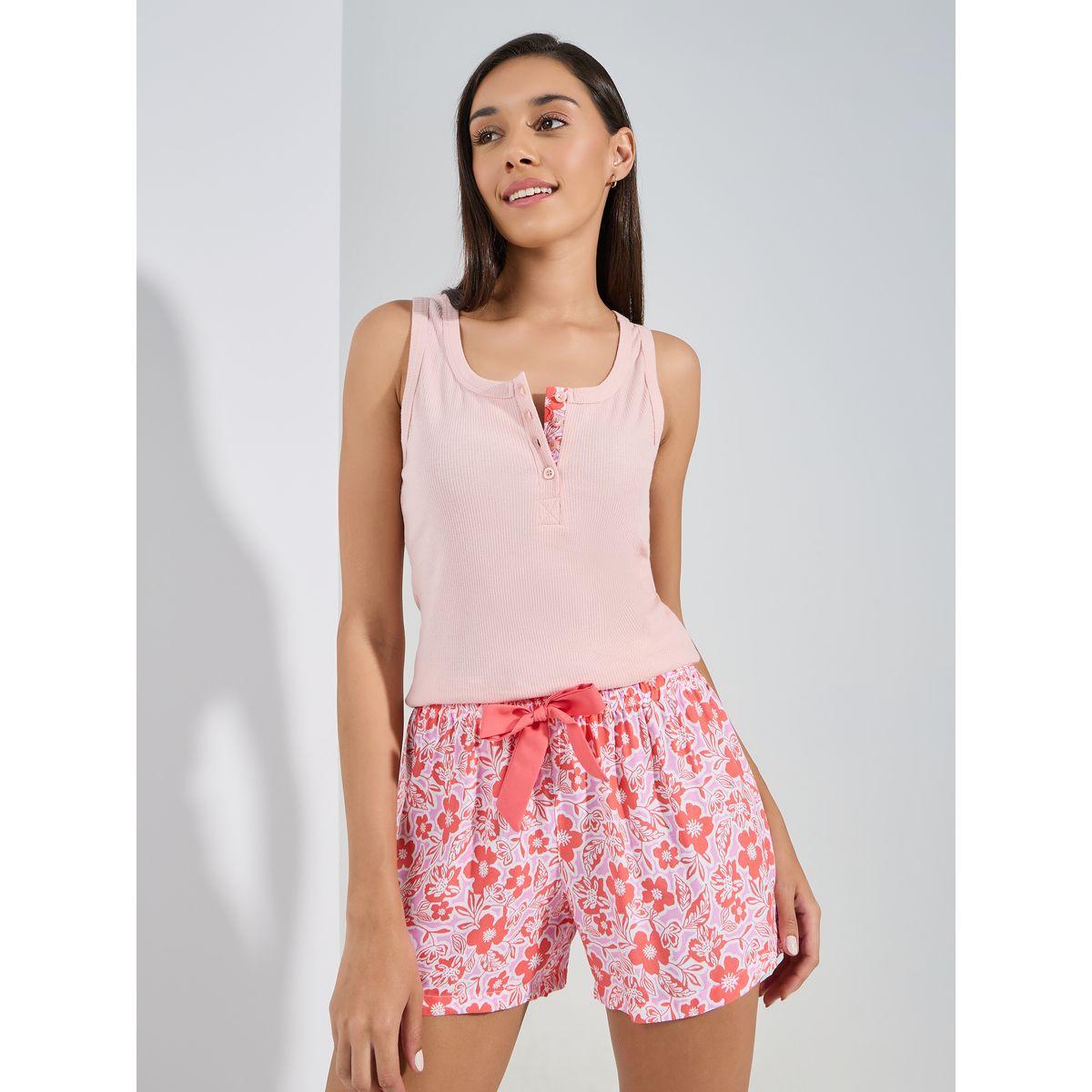 مجموعة من شورت مع فيست بتفاصيل مضلعة-women-clothing-nightwear-pyjamas-shortsets-image-1