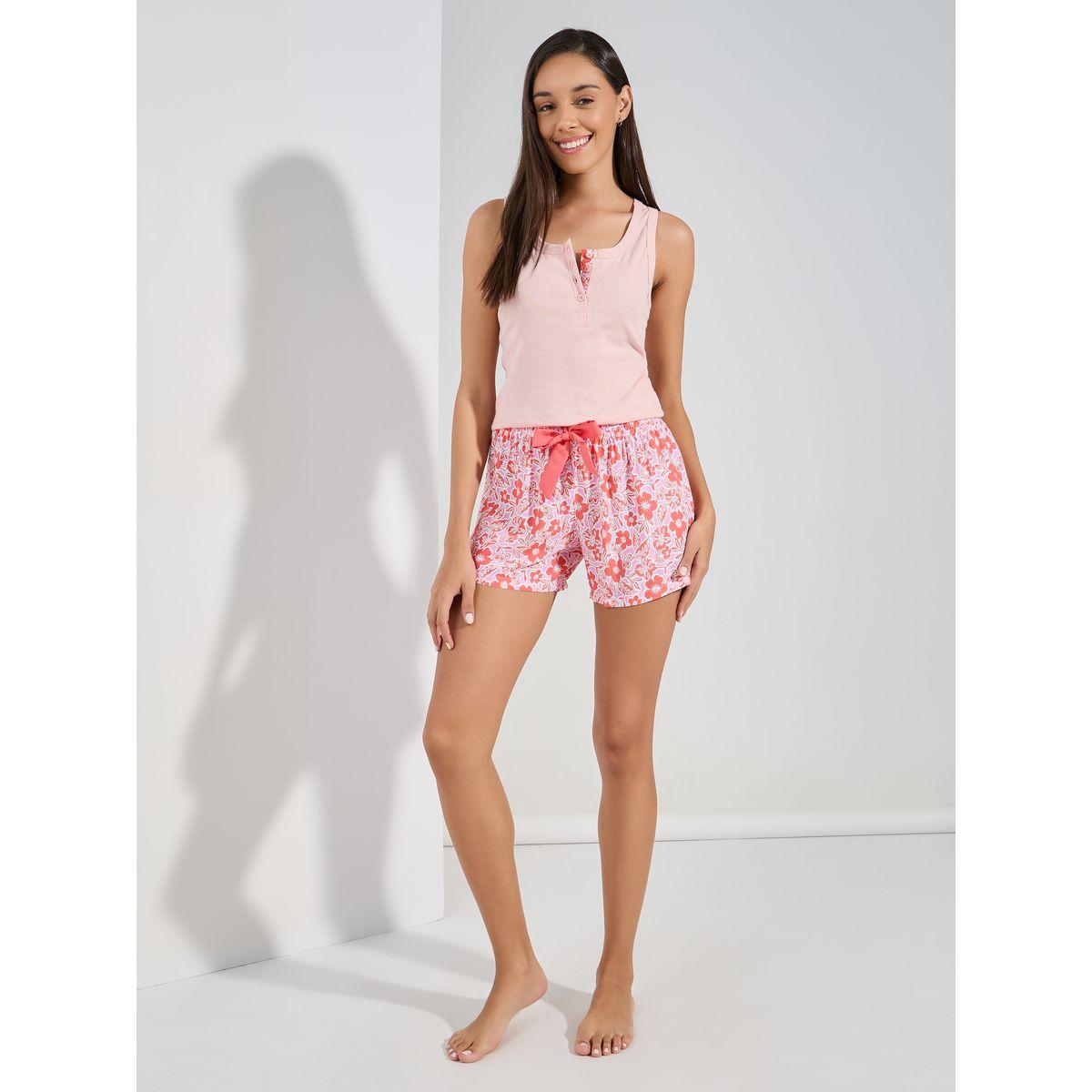 مجموعة من شورت مع فيست بتفاصيل مضلعة-women-clothing-nightwear-pyjamas-shortsets-image-2