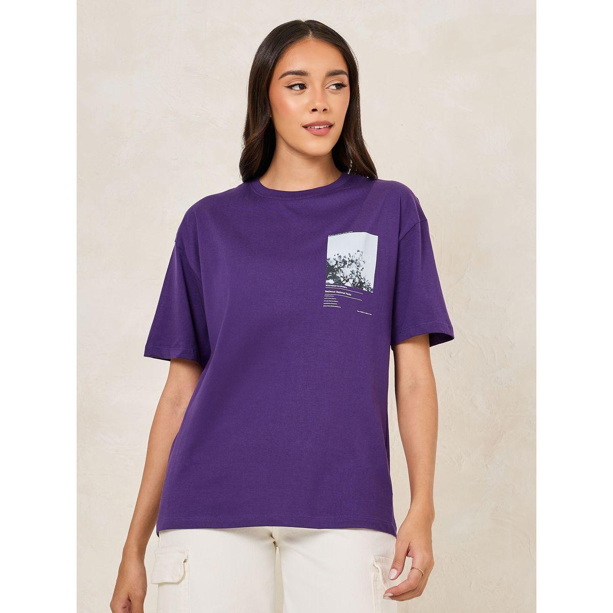 تيشيرت فضفاض بطبعة جرافيك وياقة دائرية-women-clothing-tshirts-image-3