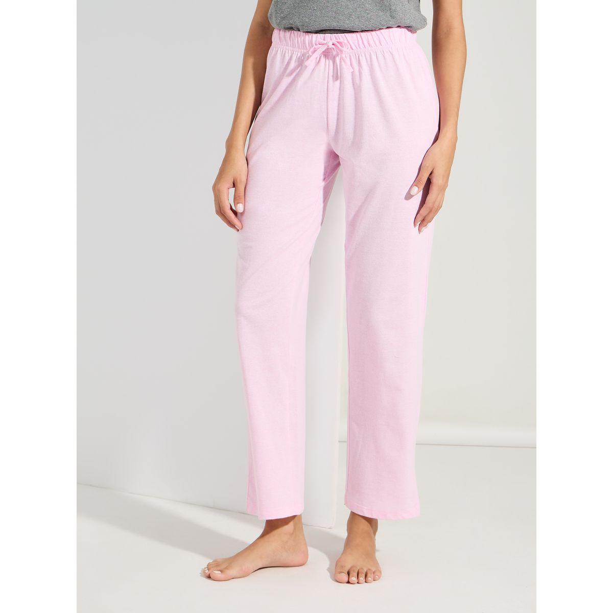 طقم من بنطال بيجاما مع تيشيرت وجيب بكتابة مُطرّزة-women-clothing-nightwear-pyjamas-longsets-image-6