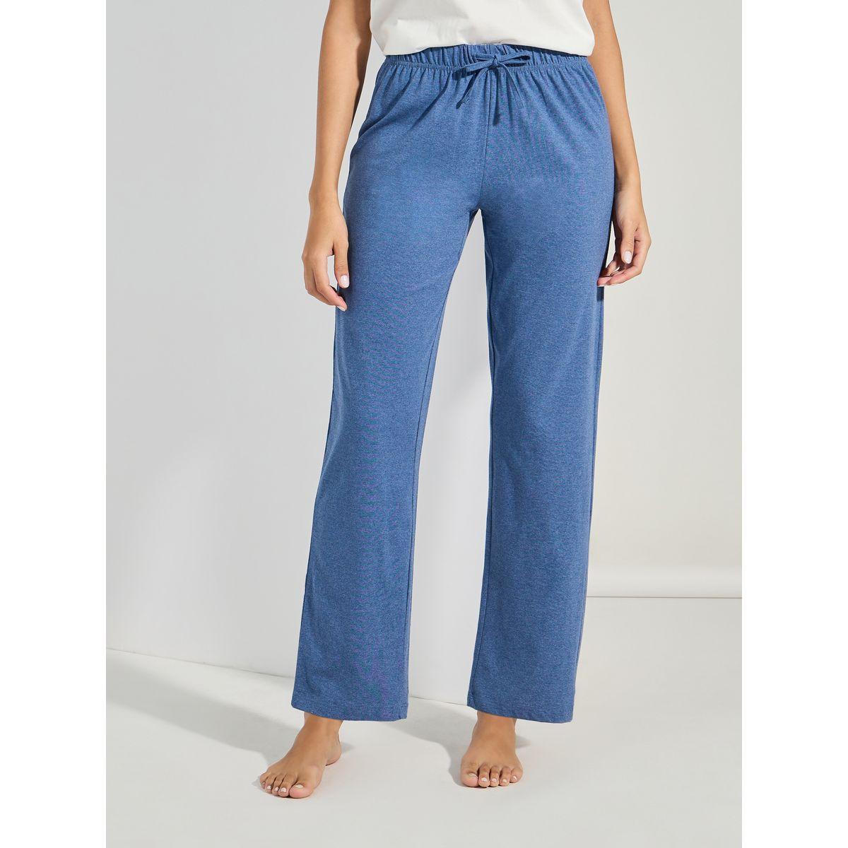 طقم من بنطال بيجاما مع تيشيرت وجيب بكتابة مُطرّزة-women-clothing-nightwear-pyjamas-longsets-image-5