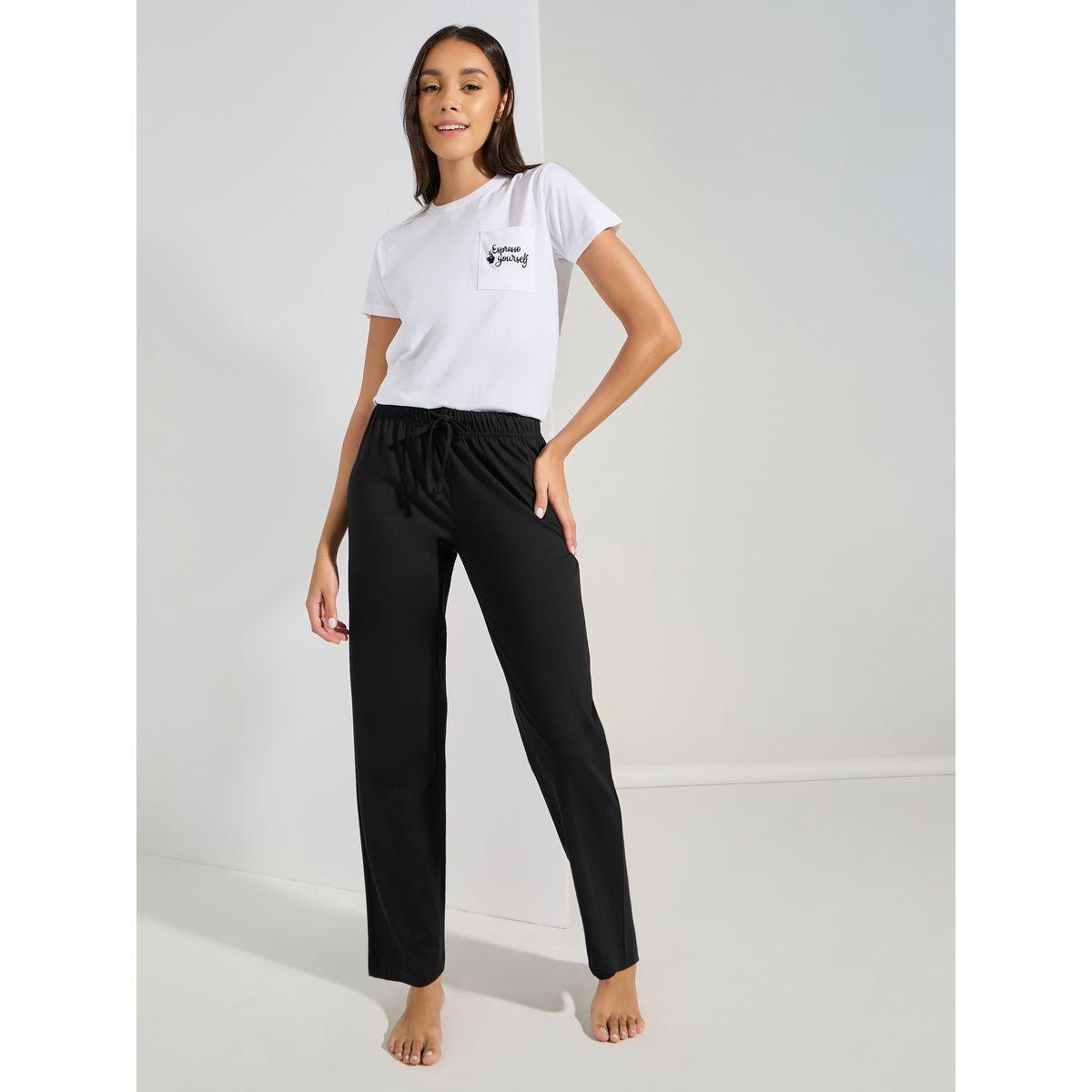 طقم من بنطال بيجاما وتيشيرت بجيب مع كتابة مُطرّزة-women-clothing-nightwear-pyjamas-longsets-image-5