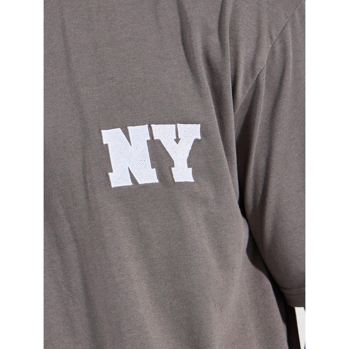 Styli Minimal Chest Embroidered Oversized Cotton Rich T-Shirt-men-clothing-tshirtsandpolos-tshirts-image-3