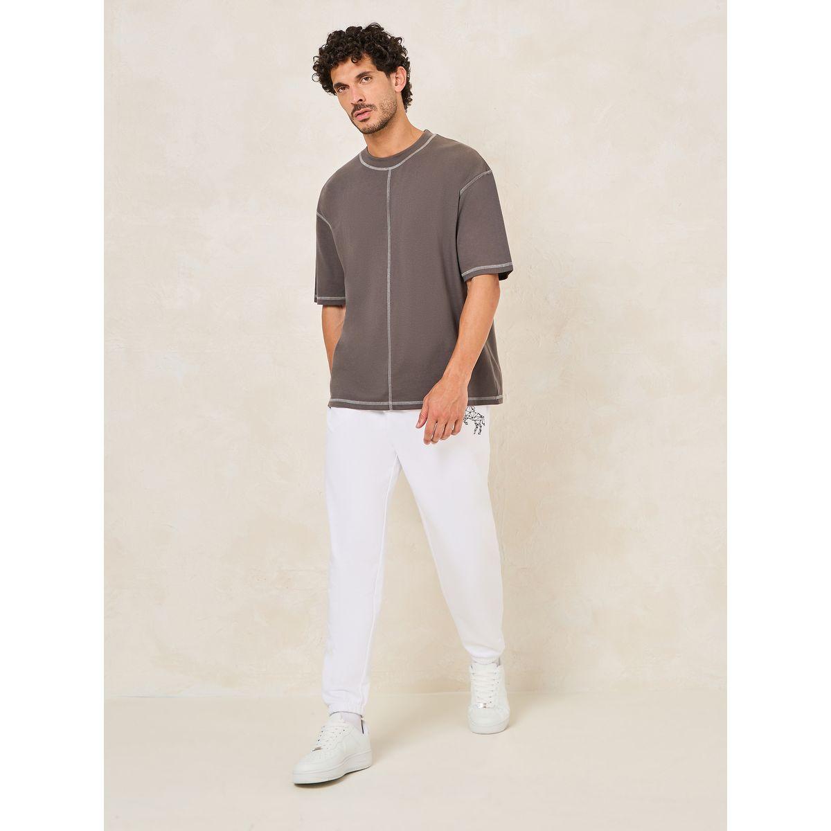 تيشيرت قطن فضفاض بتفاصيل مدروزة-men-clothing-tshirtsandpolos-tshirts-image-2
