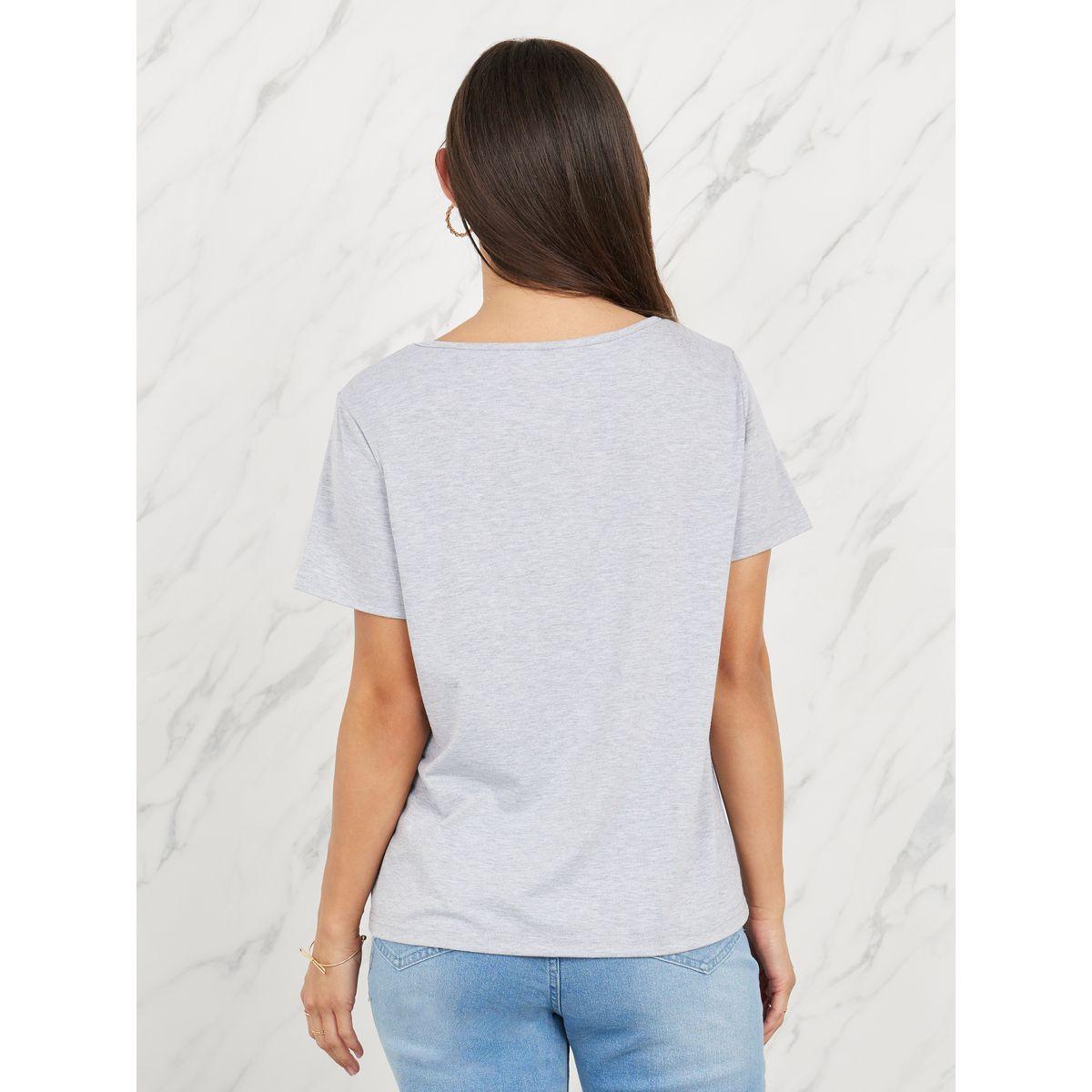 تيشيرت بقصة عادية مع جيب بتفاصيل دانتيل-women-clothing-tshirts-image-4
