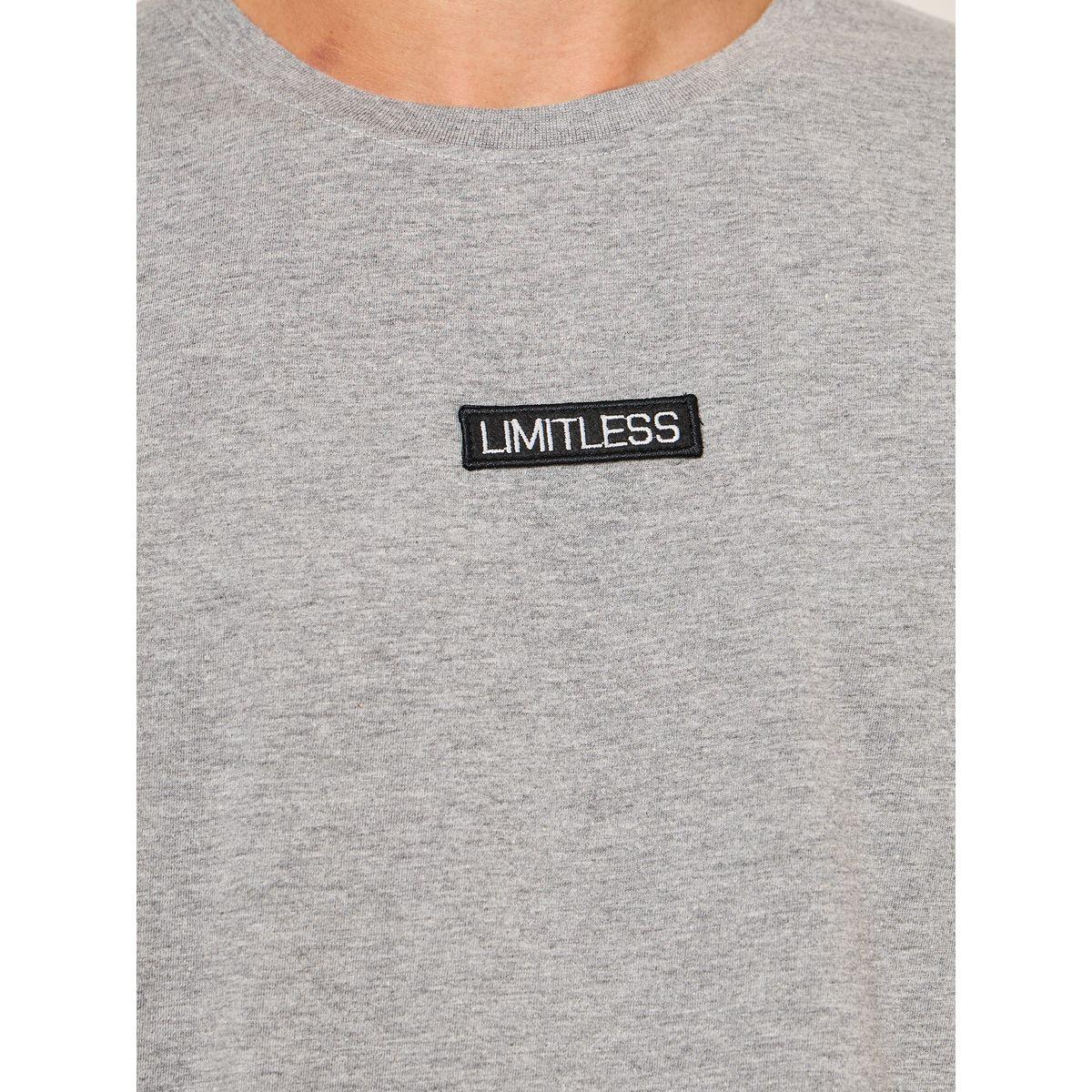 تيشيرت قطن فضفاض مزين بشارة-men-clothing-tshirtsandpolos-tshirts-image-3