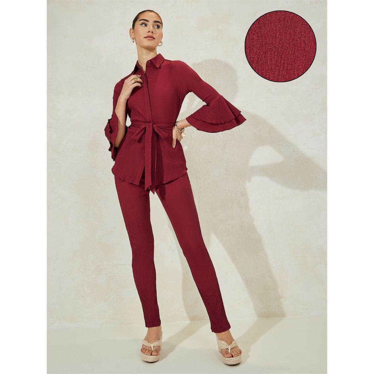 طقم منسق من بنطال بقصة مستدقة مع بلوزة كريب باكمام جرس-women-clothing-coordsets-image-1