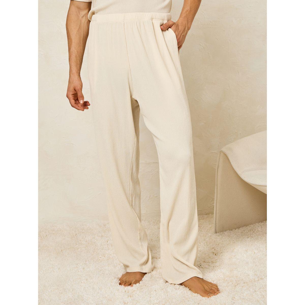 طقم من بنطال بيجاما مع تيشيرت بتفاصيل بارزة الملمس-men-clothing-nightwear-sets-image-4