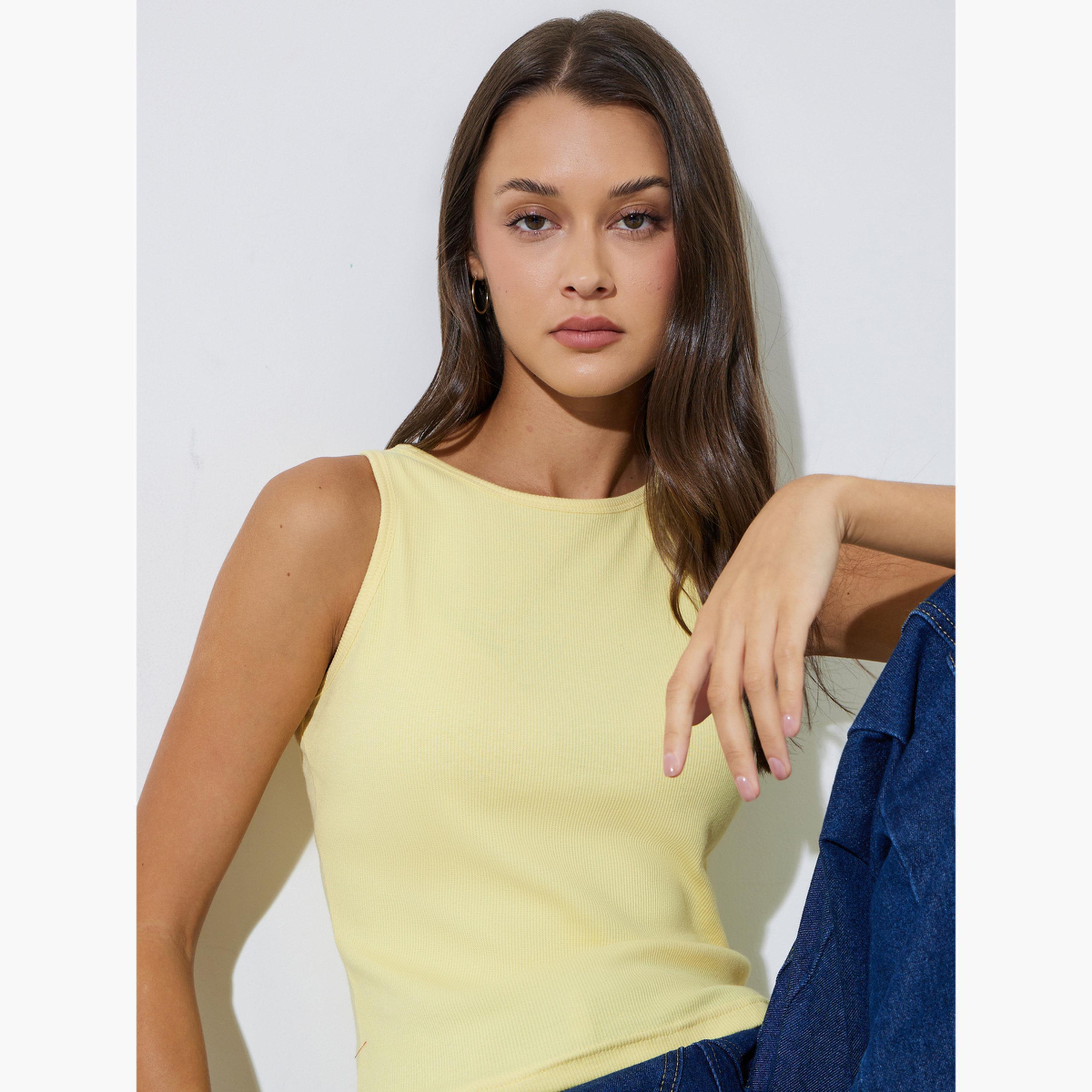 فيست بياقة دائرية وقصة ضيقة وتفاصيل مضلعة-women-clothing-shirtsandblouses-blouses-image-3