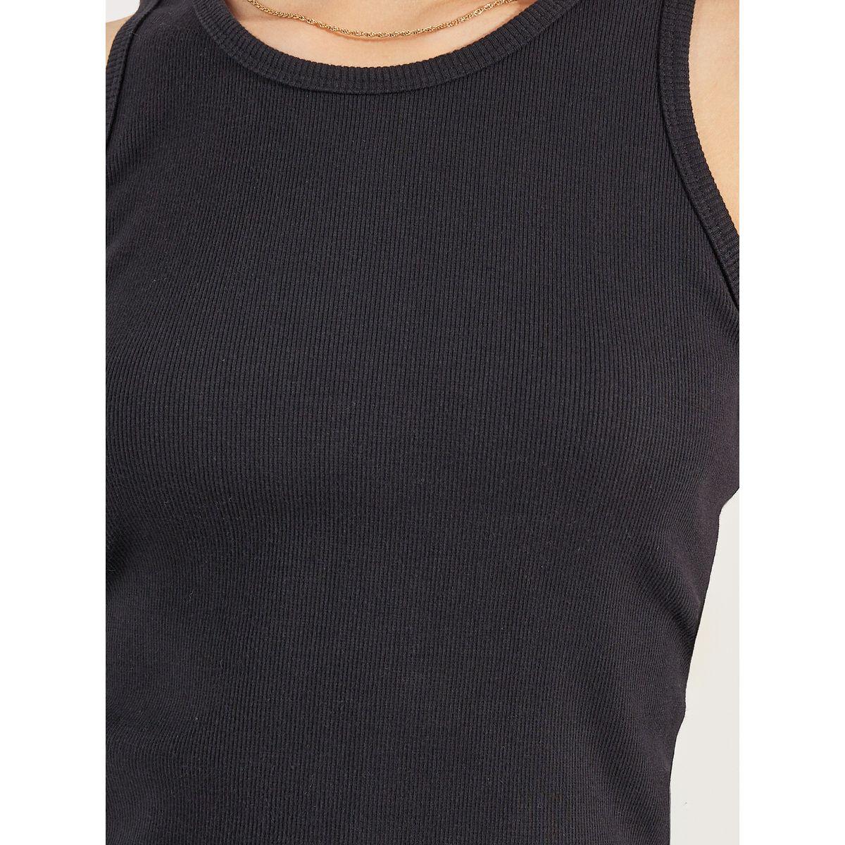 فيست مجسم بتفاصيل مضلعة وياقة دائرية-women-clothing-tshirts-image-3