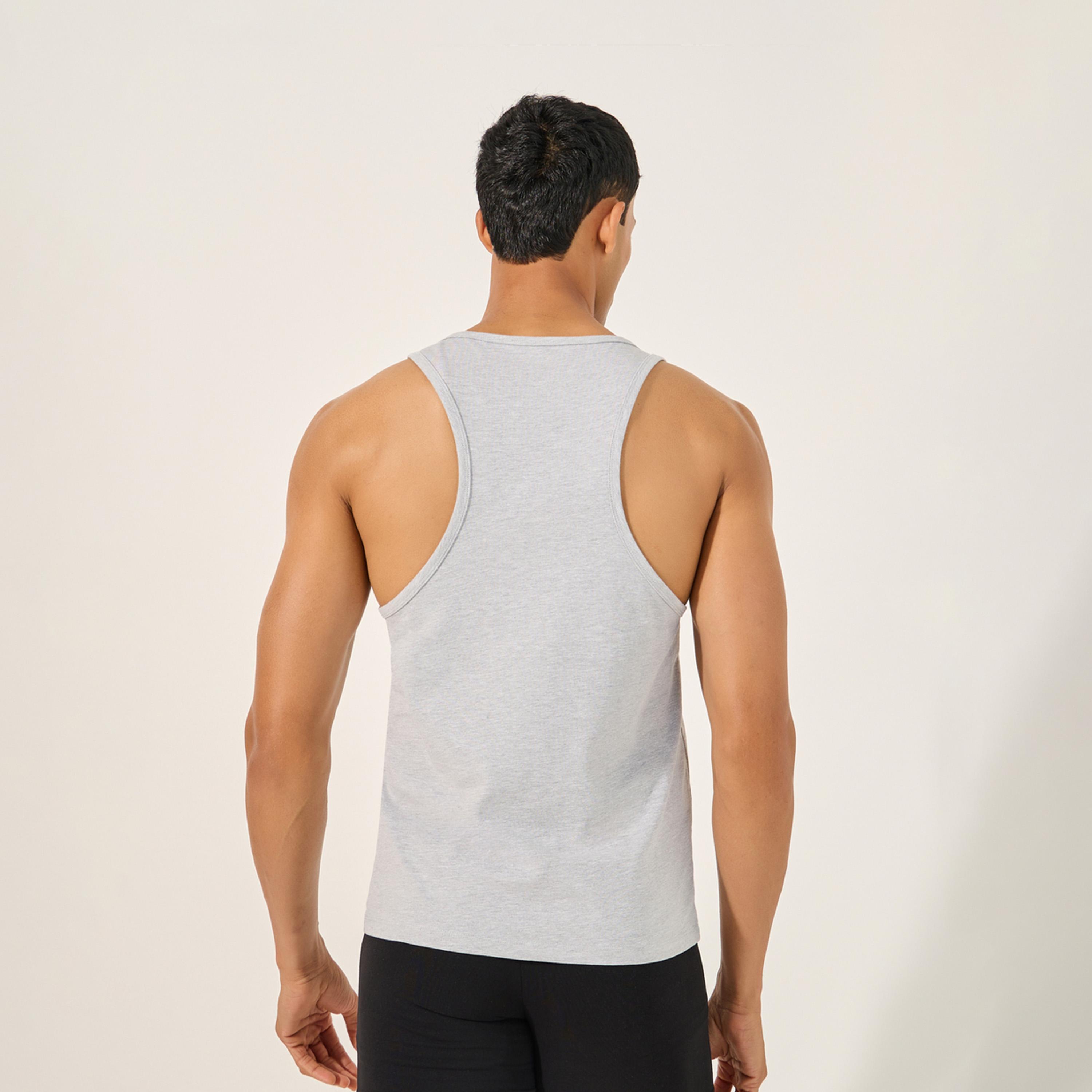 ستايلي - سترة من القطن المرن برقبة دائرية-men-clothing-tshirtsandpolos-vests-image-4