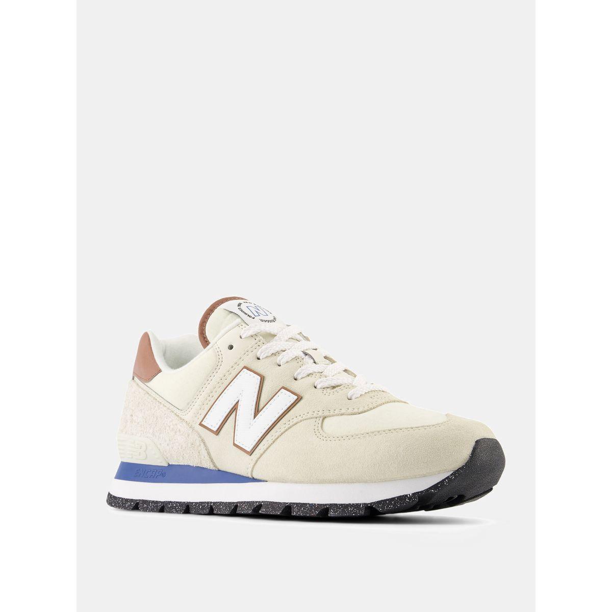 حذاء سنيكرز بجلد سويدي ورباط غلق-men-shoes-sneakers-image-2