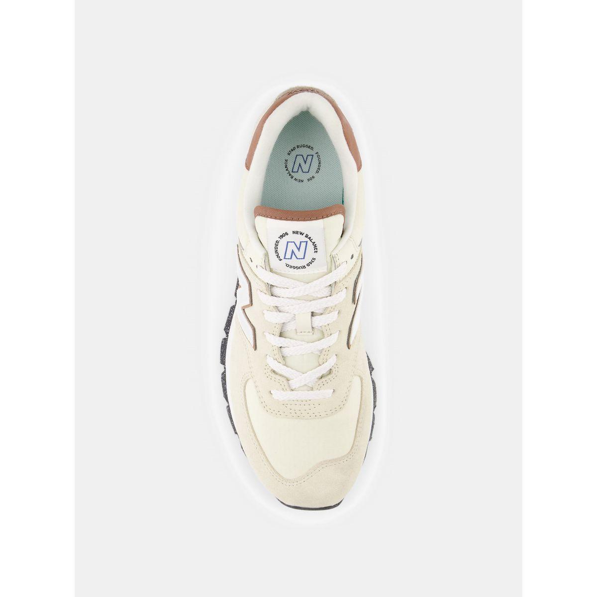 حذاء سنيكرز بجلد سويدي ورباط غلق-men-shoes-sneakers-image-4