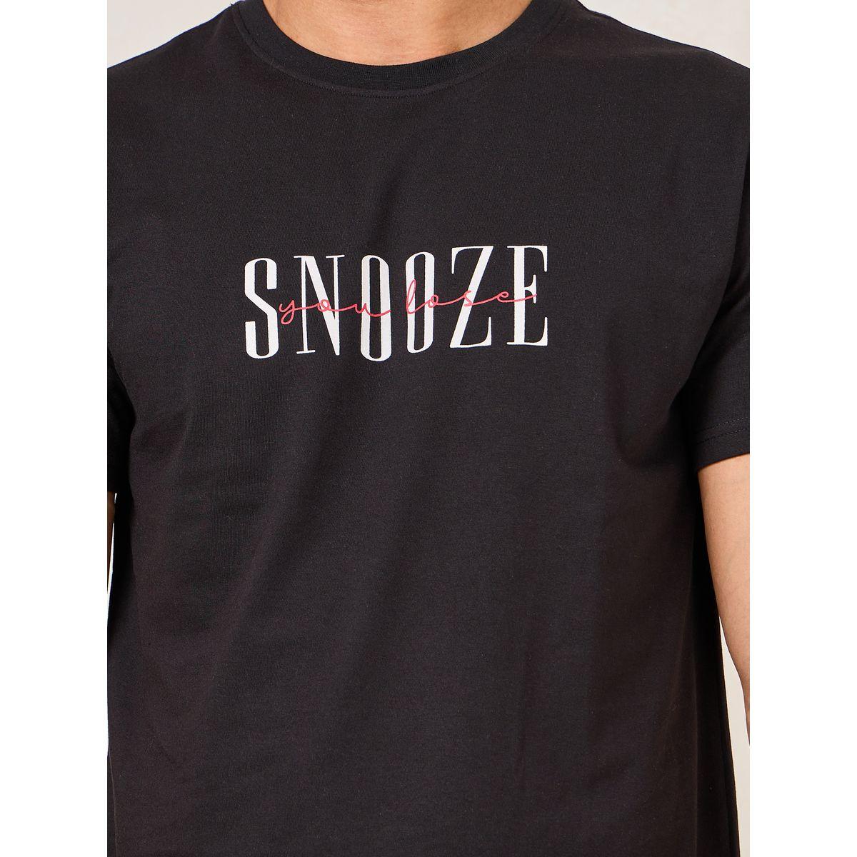 طقم من شورت مع تيشيرت مطبع بكتابة-men-clothing-nightwear-sets-image-3