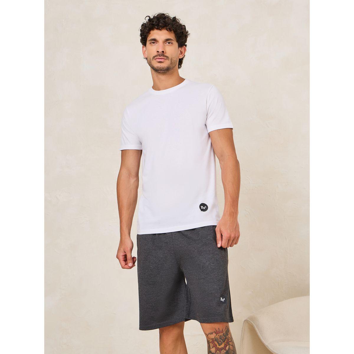 طقم من شورت مع تيشيرت بطبعة ناعمة-men-clothing-nightwear-sets-image-2