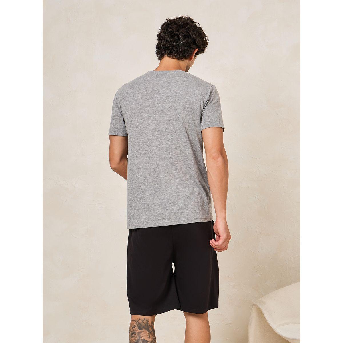 مجموعة من شورت وتيشيرت بطبعة كتابة-men-clothing-nightwear-sets-image-4
