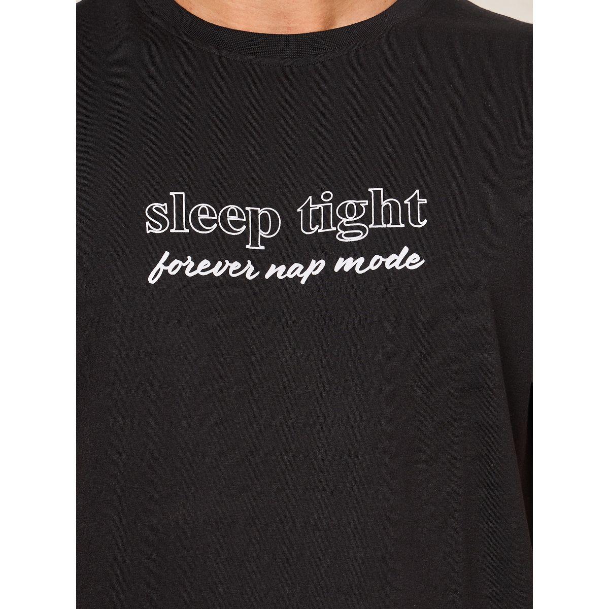 مجموعة من شورت وتيشيرت بطبعة كتابة-men-clothing-nightwear-sets-image-3