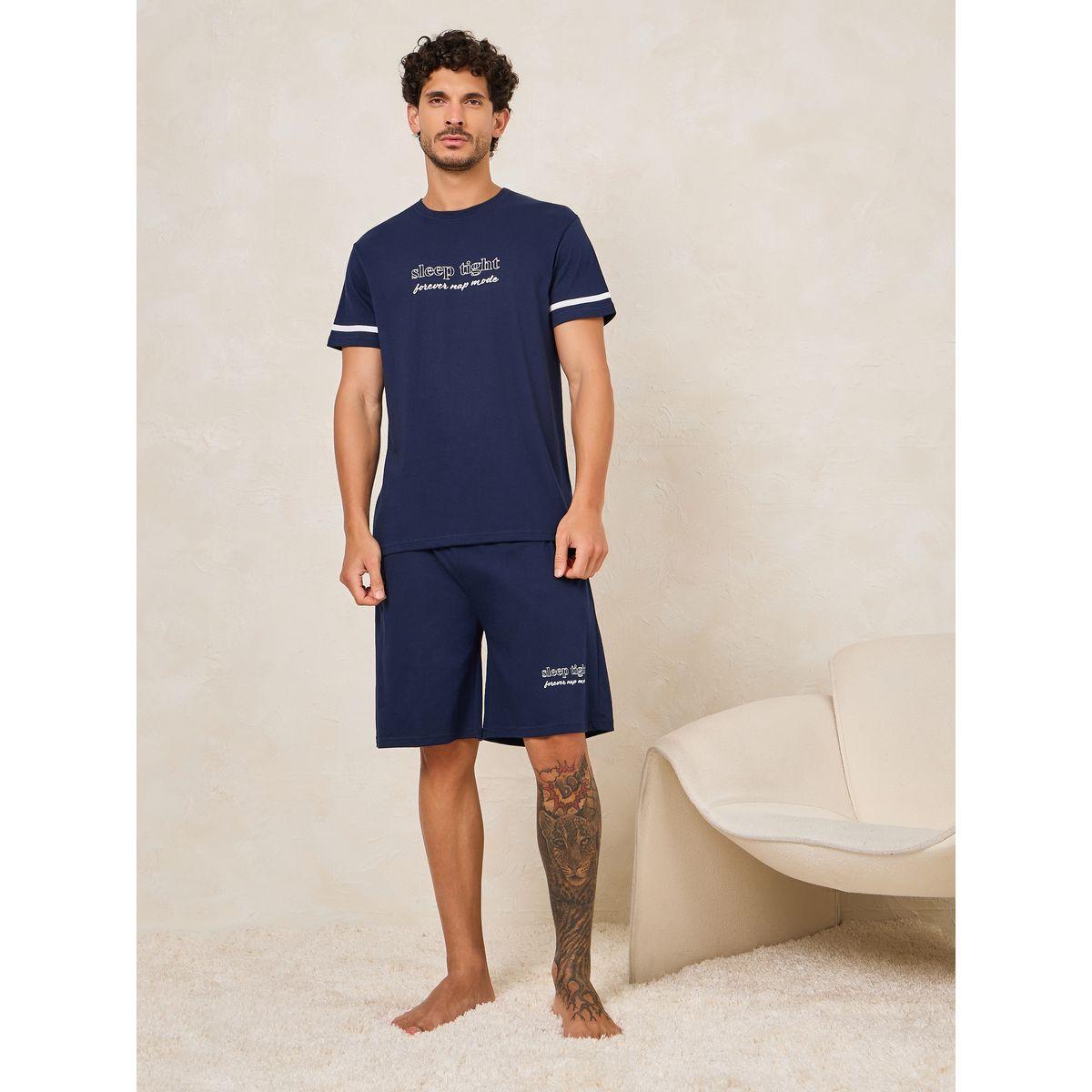 مجموعة من شورت وتيشيرت بطبعة كتابة-men-clothing-nightwear-sets-image-2