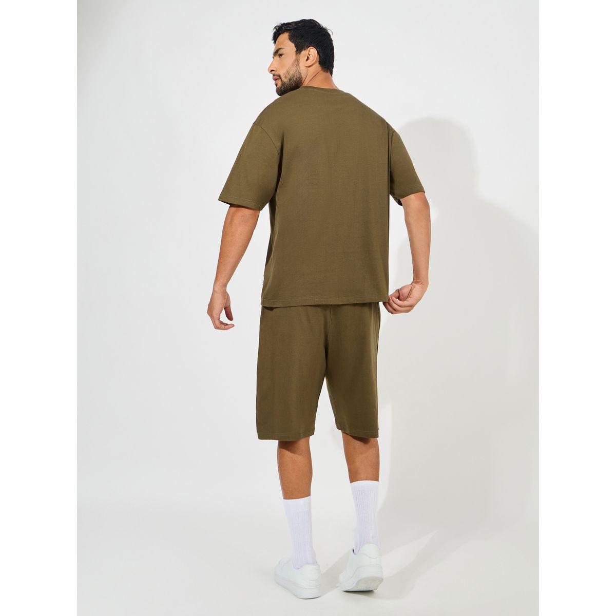 شورت مزين بشارة مع تيشيرت جيرسيه بطبعة على الصدر-men-clothing-coordsets-image-4