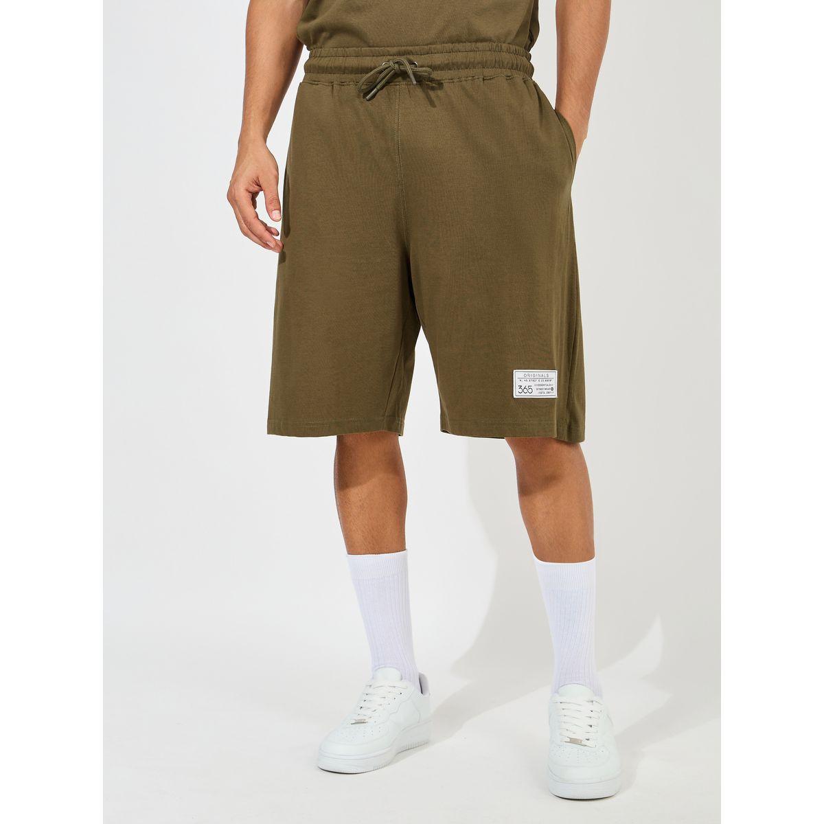 شورت مزين بشارة مع تيشيرت جيرسيه بطبعة على الصدر-men-clothing-coordsets-image-5