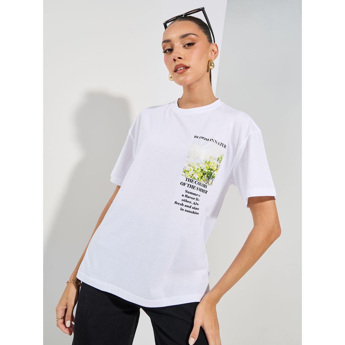 تيشيرت فضفاض بطبعة جرافيك وياقة دائرية-women-clothing-tshirts-image-1