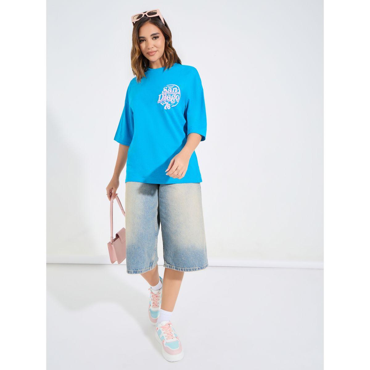 تيشيرت فضفاض بتفاصيل كتابة مُطرّزة-women-clothing-tshirts-image-2