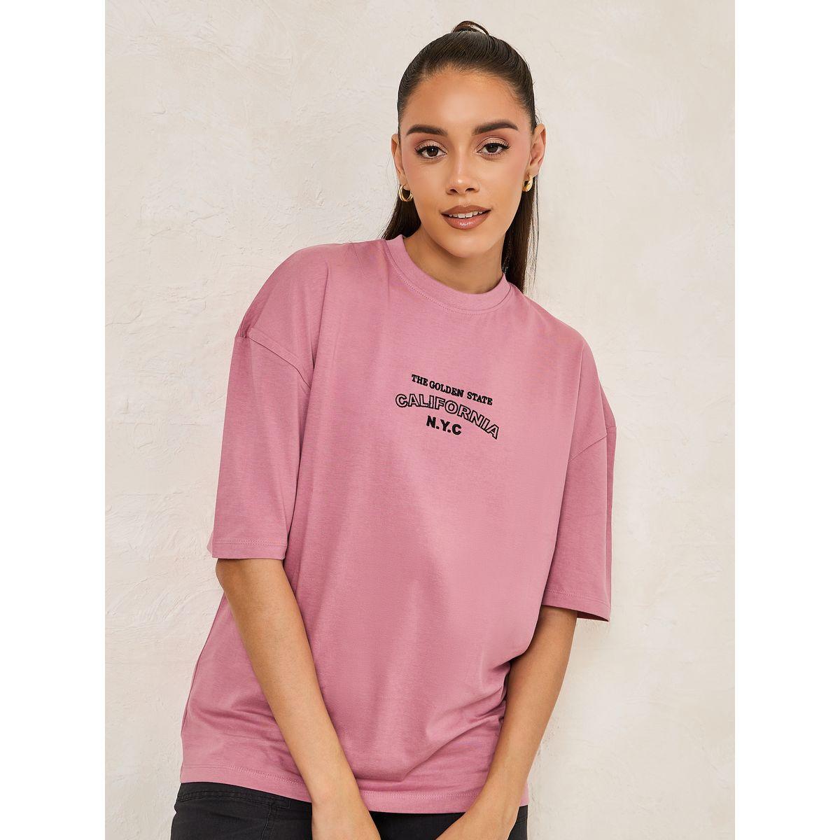 تيشيرت فضفاض بكتابة مُطرّزة-women-clothing-tshirts-image-1