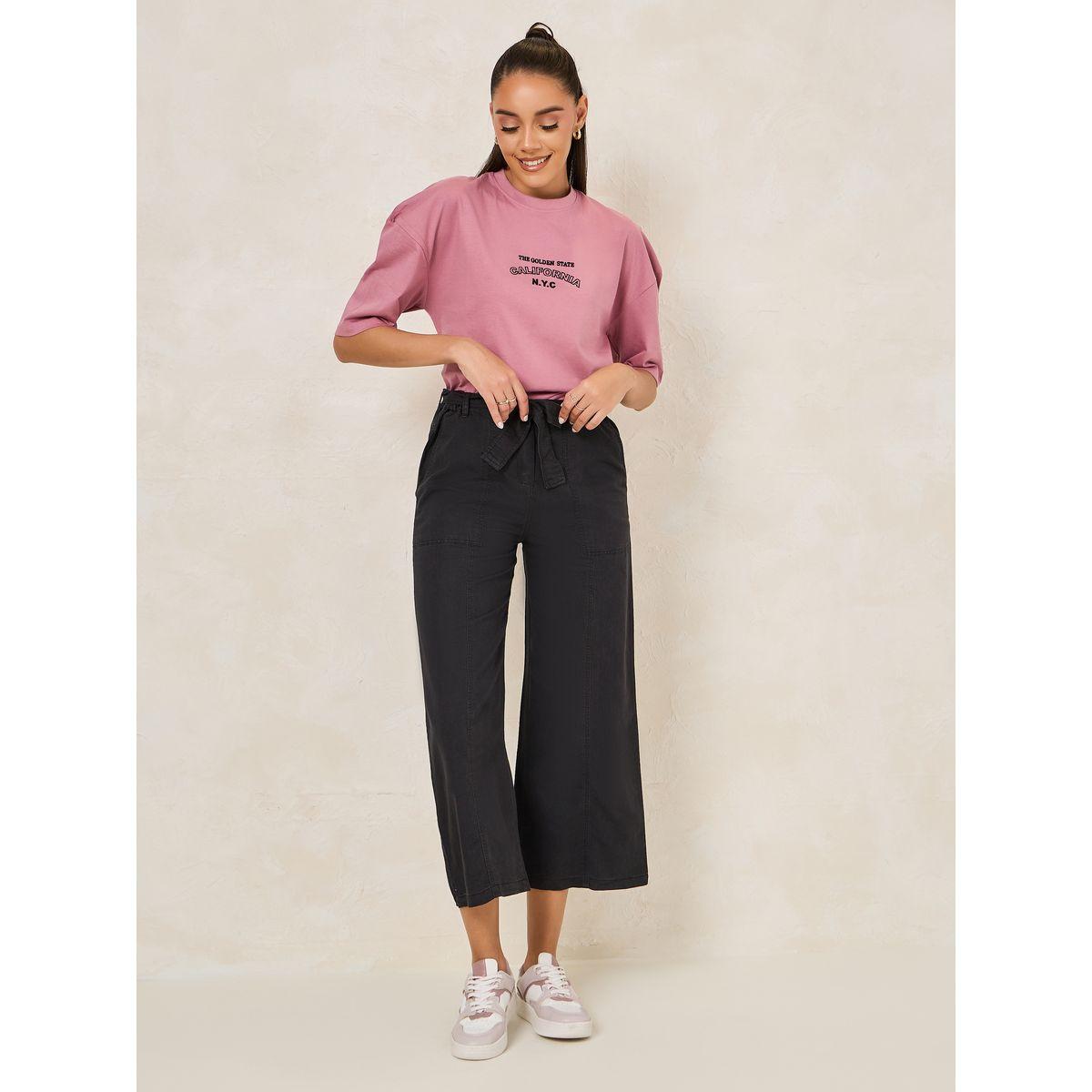 تيشيرت فضفاض بكتابة مُطرّزة-women-clothing-tshirts-image-2