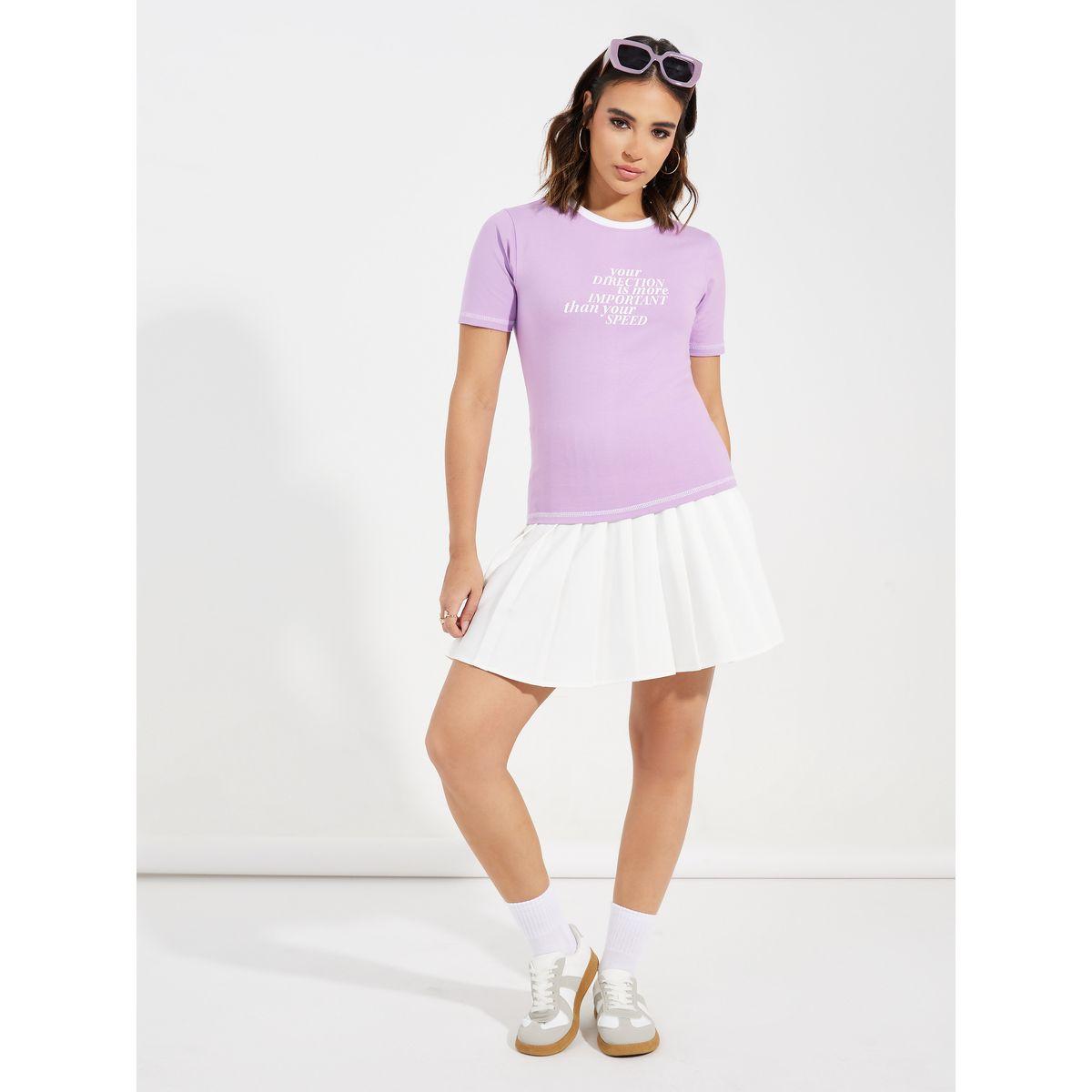 تيشيرت مطبع بكتابة مع تفاصيل درزات-women-clothing-tshirts-image-2