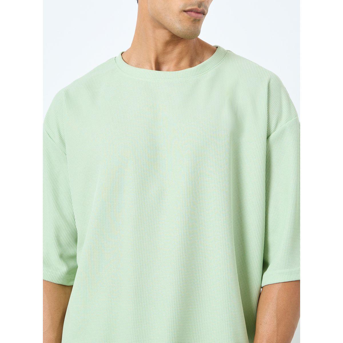Styli Solid Textured Knit Oversized Streetwear T-Shirt and Shorts Co-Ords-men-clothing-coordsets-image-3