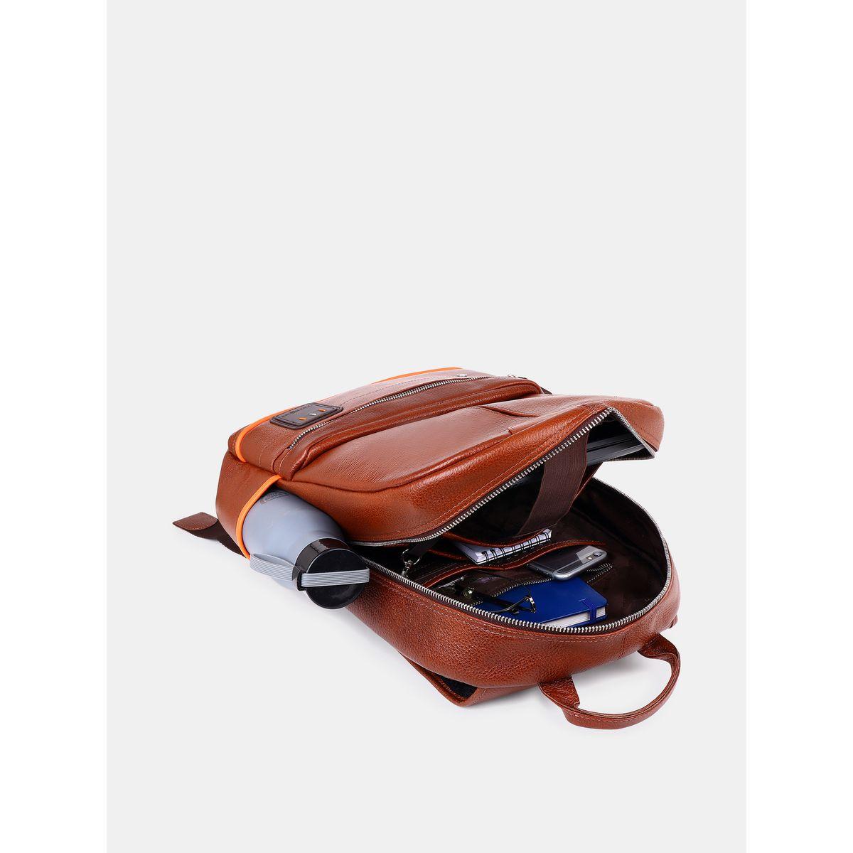 شنطة ظهر جلد بتفاصيل محزوزة تورتويز × ستايلي-men-bags-image-10