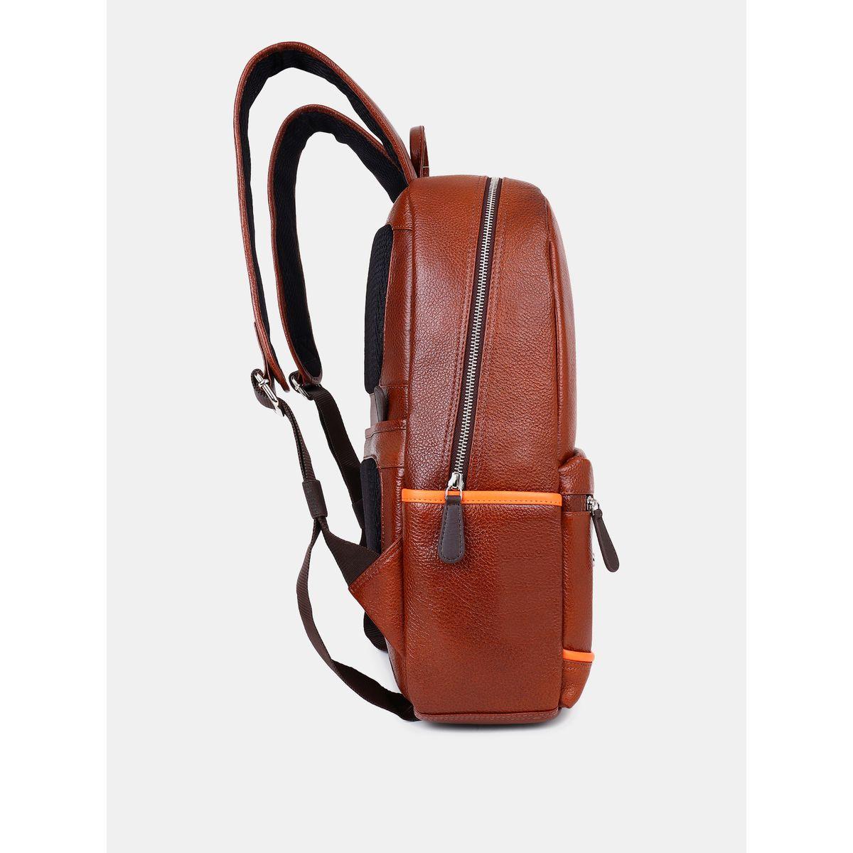شنطة ظهر جلد بتفاصيل محزوزة تورتويز × ستايلي-men-bags-image-8