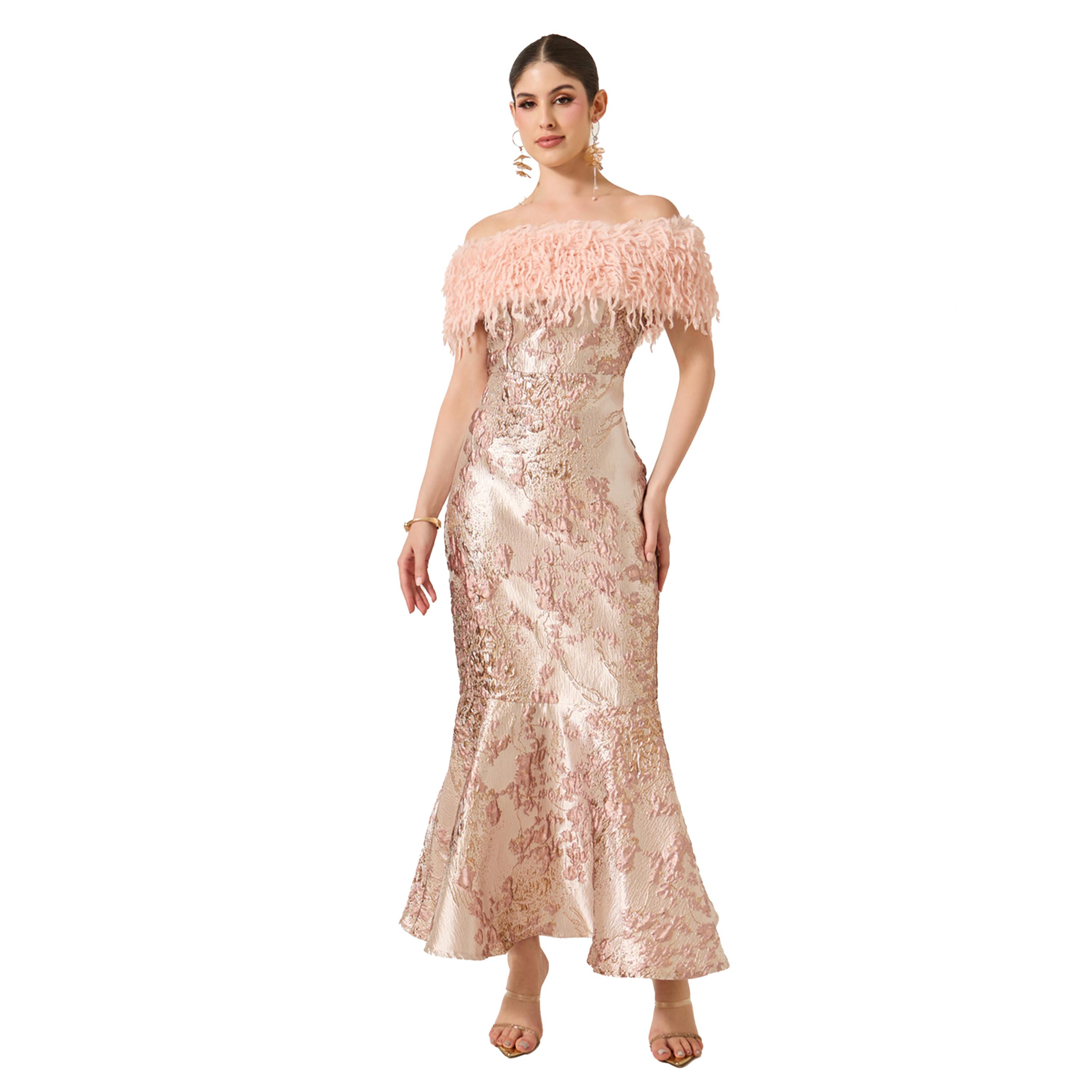 ستايلي - فستان ماكسي جاكار بقصة حورية البحر وتفاصيل من الفرو الصناعي-women-clothing-dresses-image-2