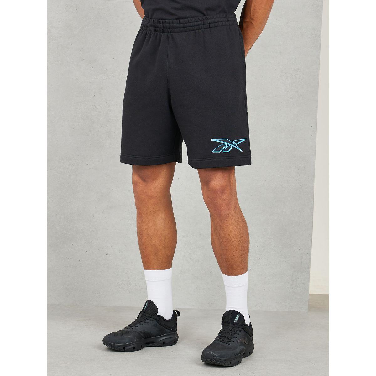شورت مطبع بشعار مع جيوب-men-clothing-bottoms-shorts-image-1