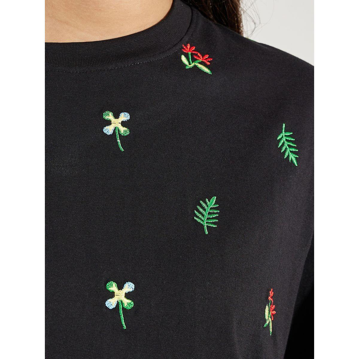Styli Oversized Embroidery Detail Round Neck T-Shirt-women-clothing-tshirts-image-4