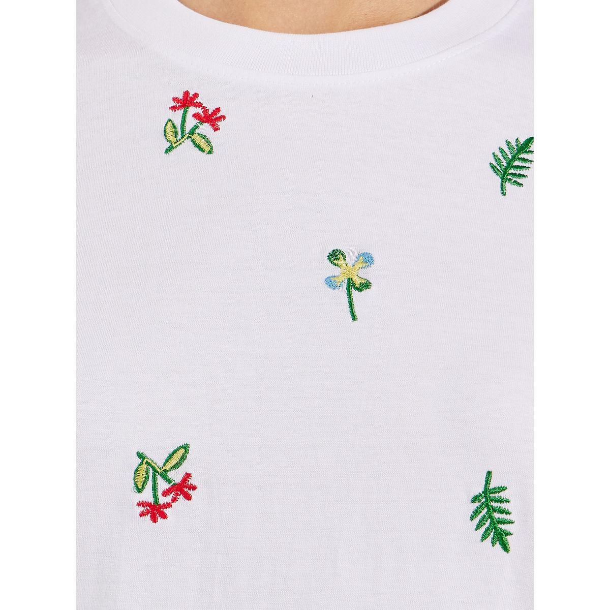 Styli Oversized Embroidery Detail Round Neck T-Shirt-women-clothing-tshirts-image-4