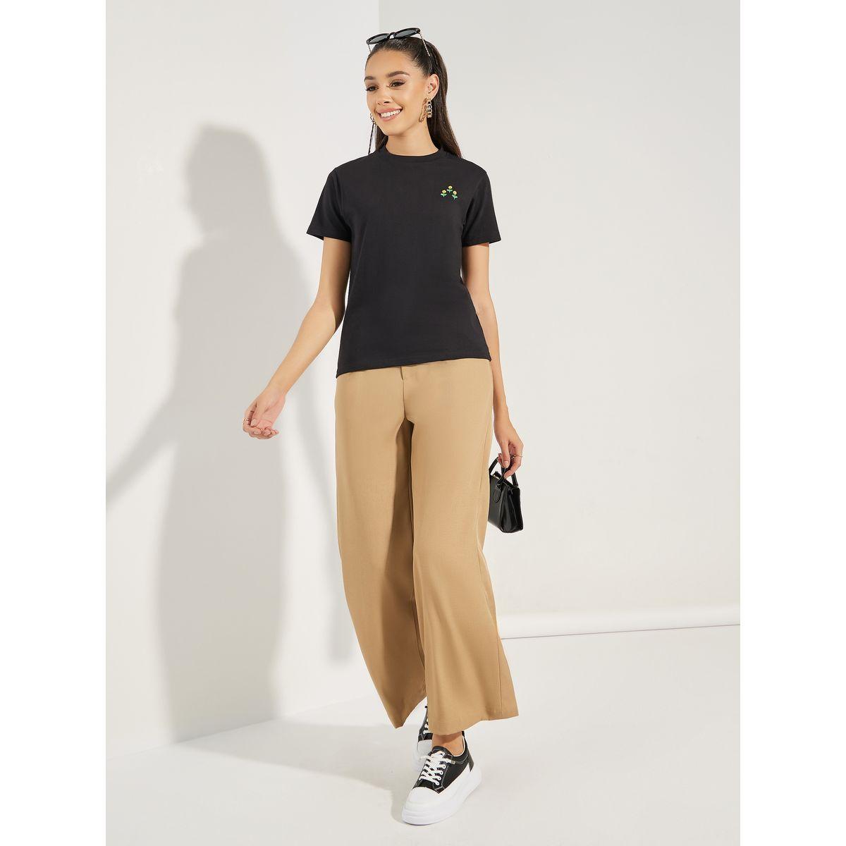 تيشيرت بياقة دائرية وتفاصيل مُطرّزة-women-clothing-tshirts-image-2