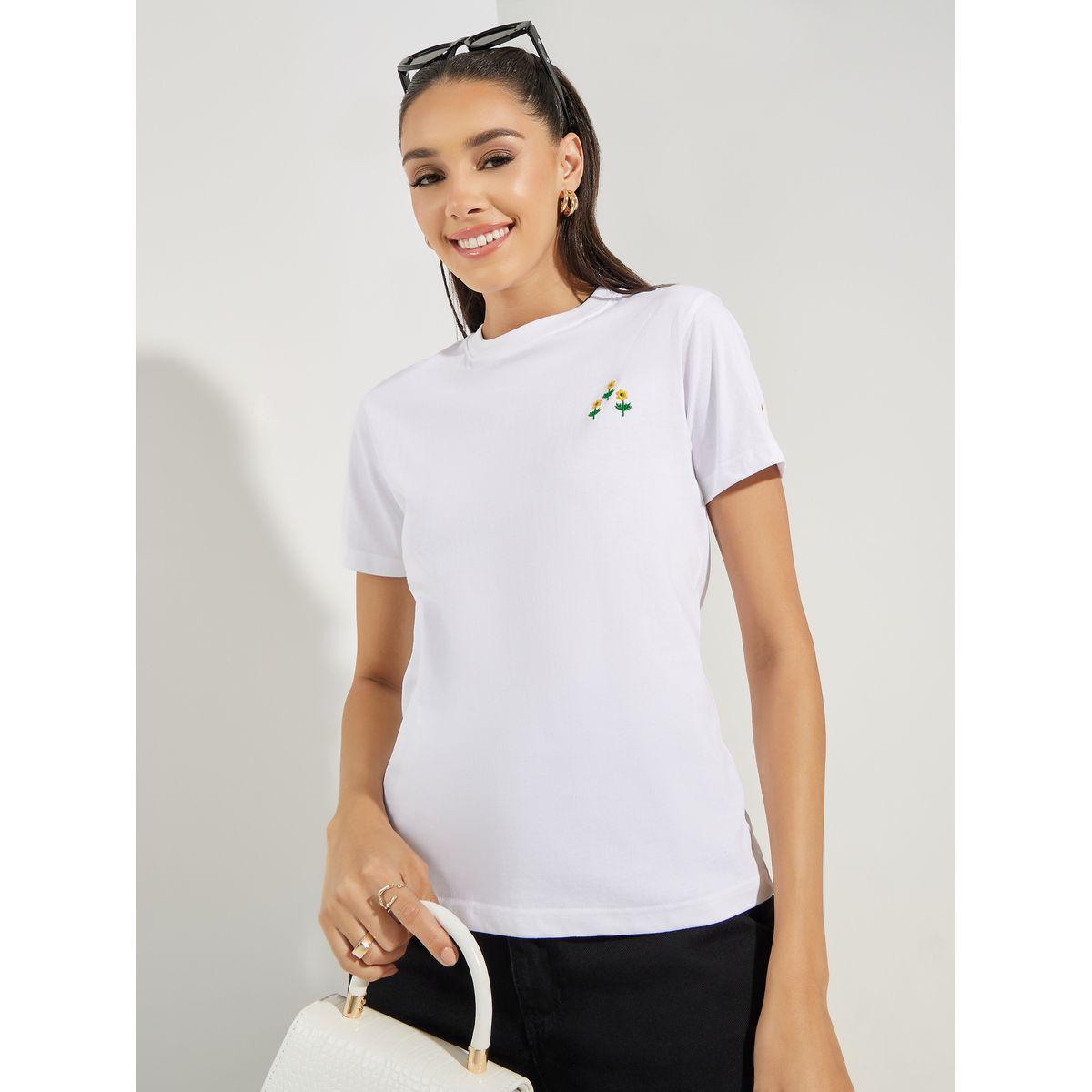 تيشيرت بياقة دائرية وتفاصيل مُطرّزة-women-clothing-tshirts-image-3