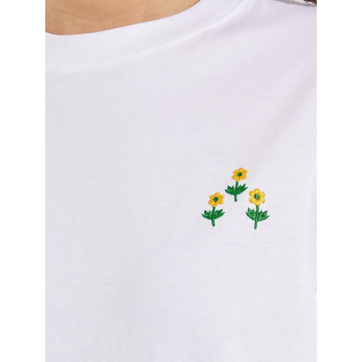 تيشيرت بياقة دائرية وتفاصيل مُطرّزة-women-clothing-tshirts-image-4