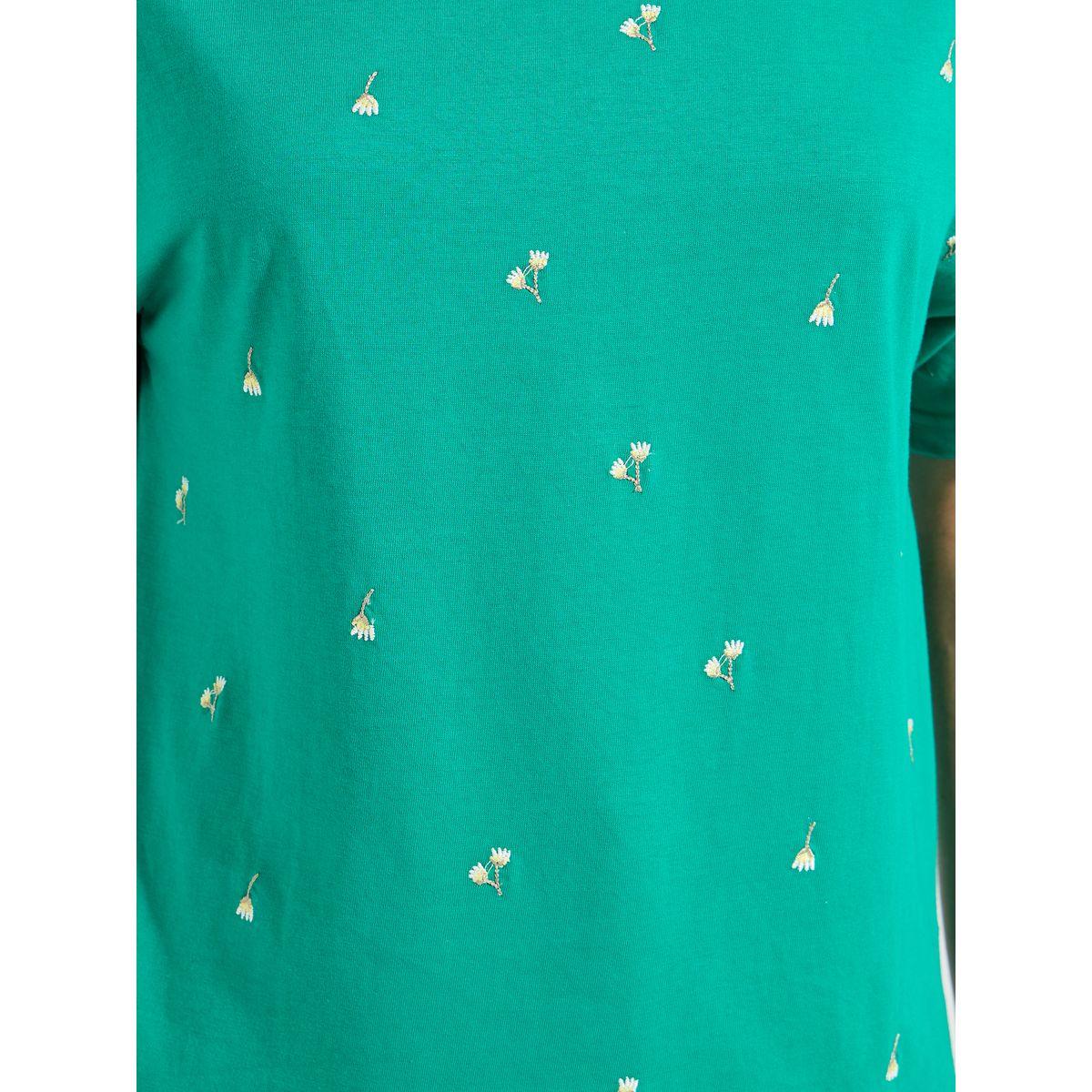 تيشيرت فضفاض مزين بتفاصيل مُطرّزة-women-clothing-tshirts-image-3