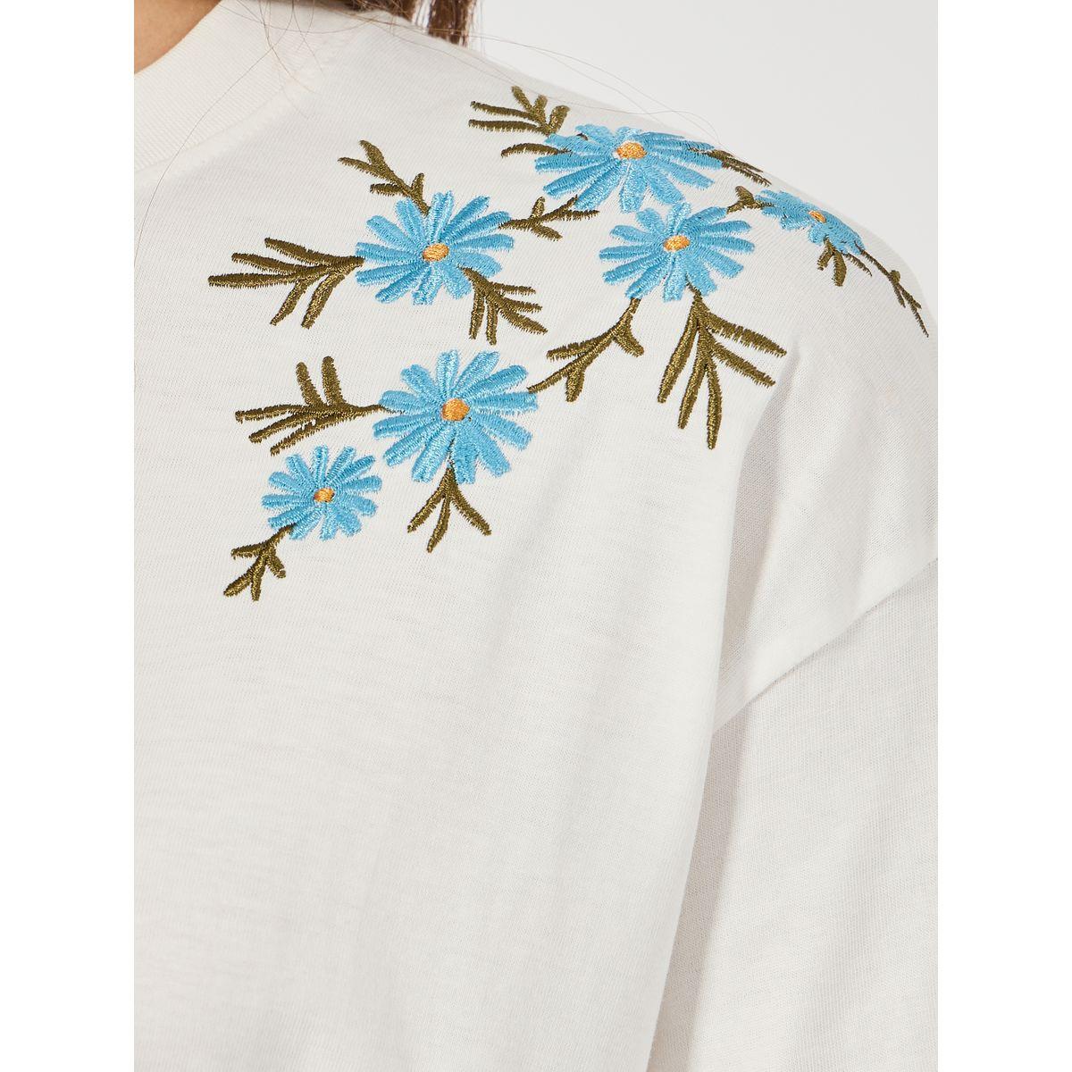 Styli Elevate Oversized Placement Embroidery Detail Cotton T-Shirt-women-clothing-tshirts-image-4