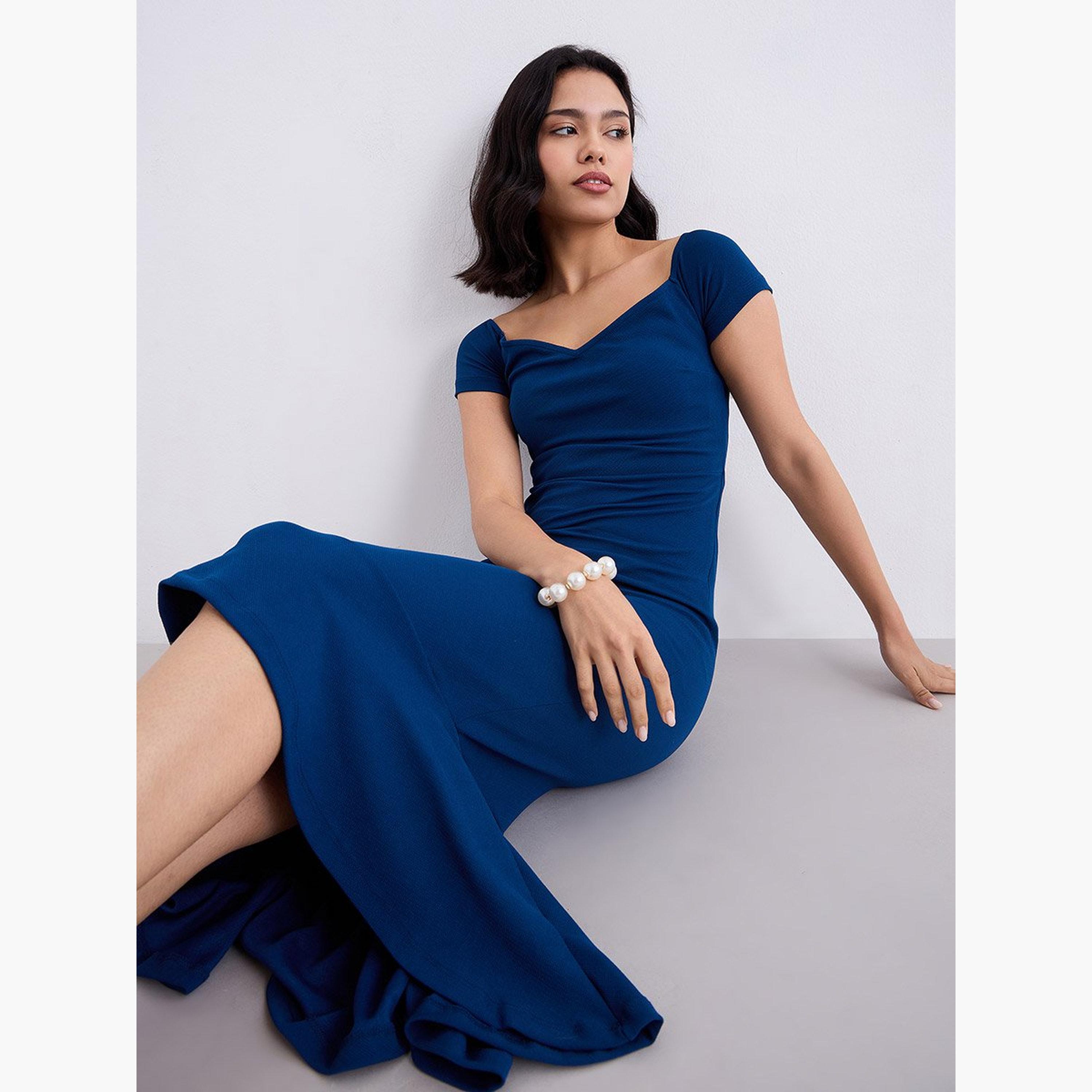 Styli Blue Sweetheart Neck Bodycon Midi Dress-women-clothing-dresses-image-3