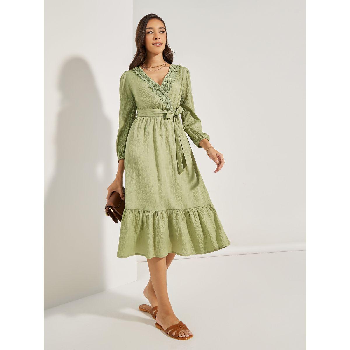 فستان ميدي بنمط لف وتفاصيل دانتيل-women-clothing-dresses-image-2