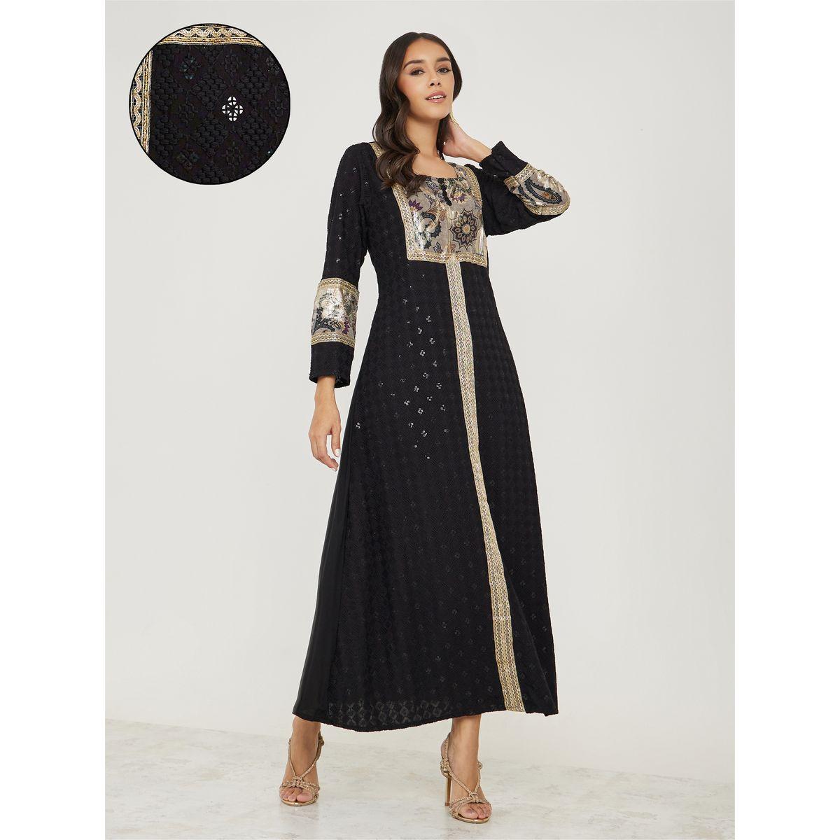 قفطان بتفاصيل مُطرّزة وتفاصيل مرقعة ماكسيم كرييشن × ستايلي-women-arabicclothing-kaftan-image-1