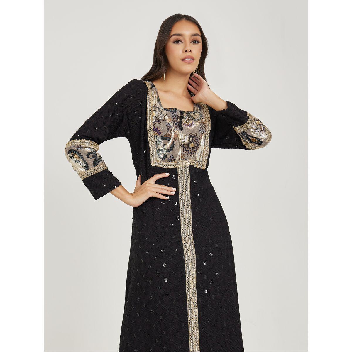 قفطان بتفاصيل مُطرّزة وتفاصيل مرقعة ماكسيم كرييشن × ستايلي-women-arabicclothing-kaftan-image-2