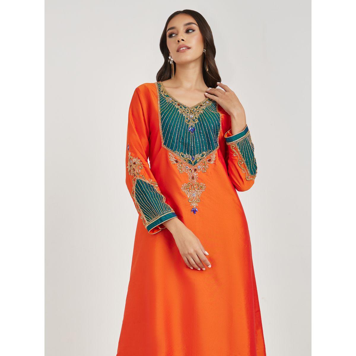 جلابية مزينة بالخرز مع تفاصيل مُطرّزة ماكسيم كرييشن × ستايلي-women-arabicclothing-jalabiyas-image-2