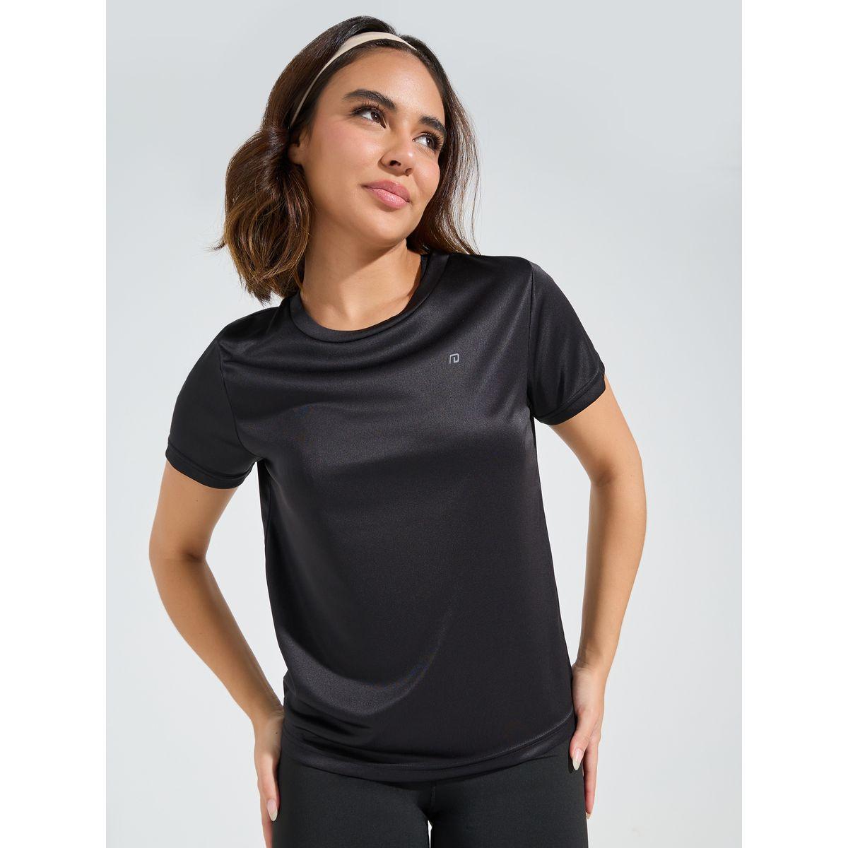 بلوزة مزينة بشعار الماركة مع اكمام قصيرة-men-clothing-sportswearandactivewear-tshirtsandpolos-image-1