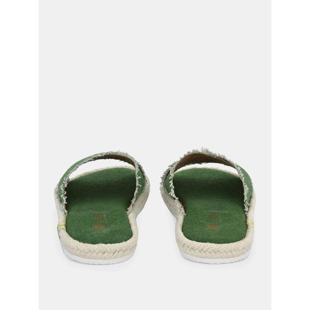 صندل فلات بسيور كروس وتفاصيل ممزقة فريش فيت × ستايلي-women-shoes-sandals-flats-image-10
