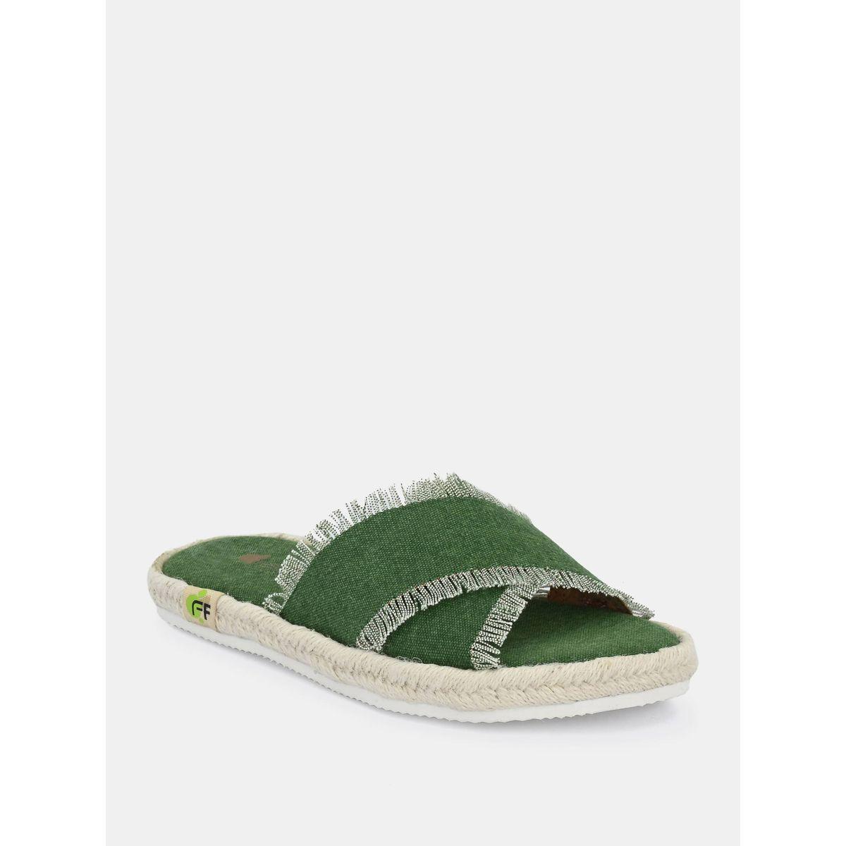 صندل فلات بسيور كروس وتفاصيل ممزقة فريش فيت × ستايلي-women-shoes-sandals-flats-image-6