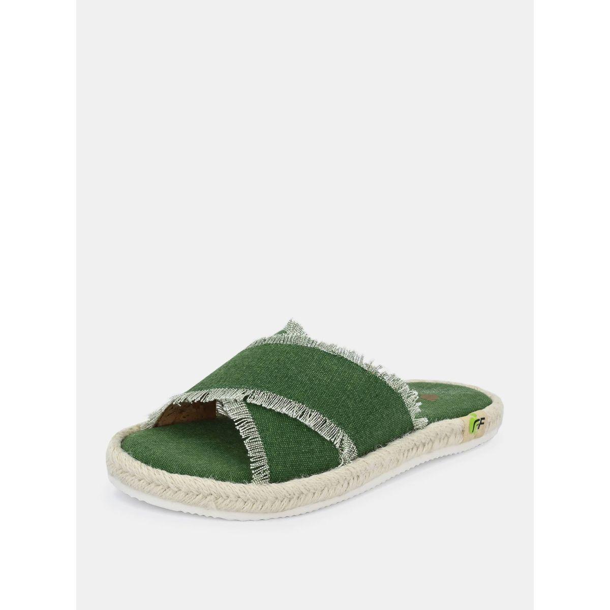 صندل فلات بسيور كروس وتفاصيل ممزقة فريش فيت × ستايلي-women-shoes-sandals-flats-image-9